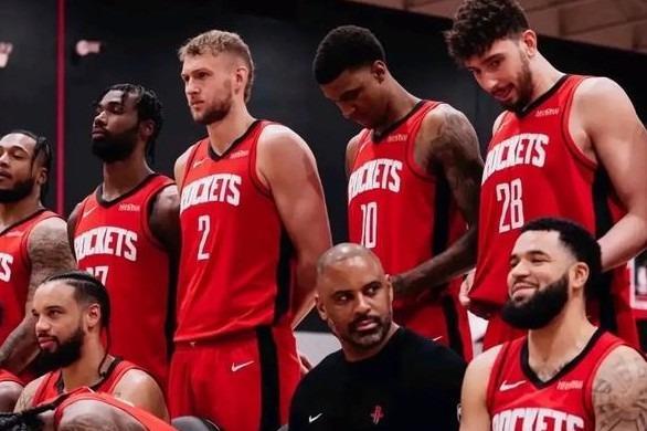 到科比怀特, 目前球队希 到科比怀特, 目前球队希